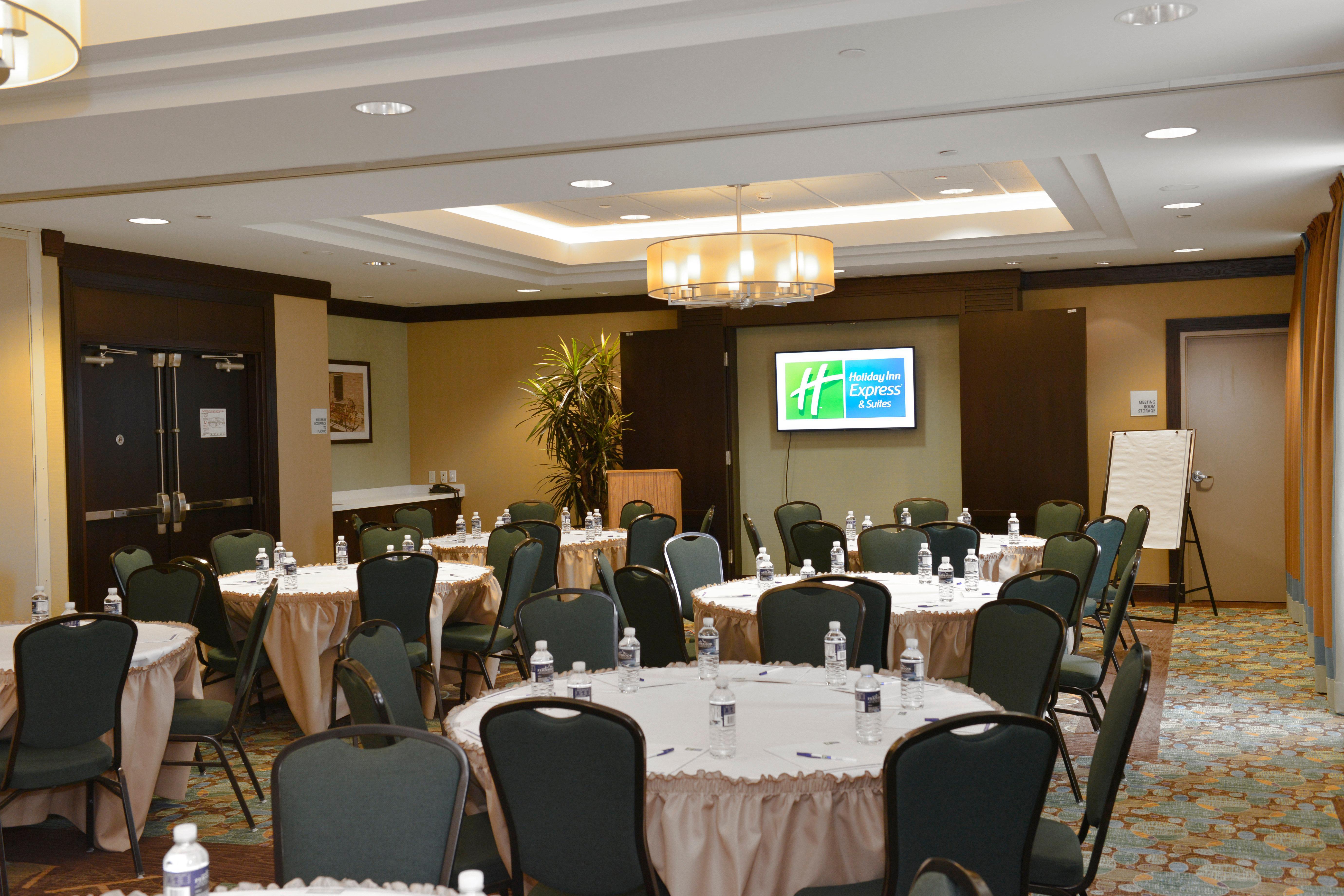 Holiday Inn Express Hotel & Suites Waterloo - St. Jacobs Area By Ihg Exterior foto